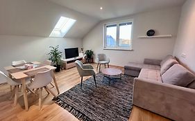 Cozy Apartment Near Vienna Airport - Tax Included And Self Checkin